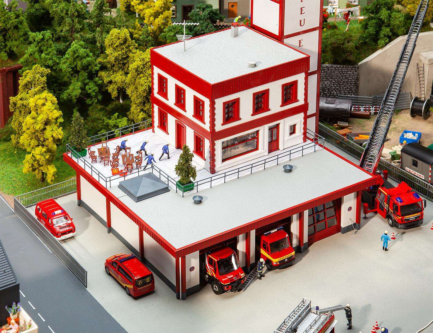 CRRC RARE outlet Vollmer HO City Fire Station Model